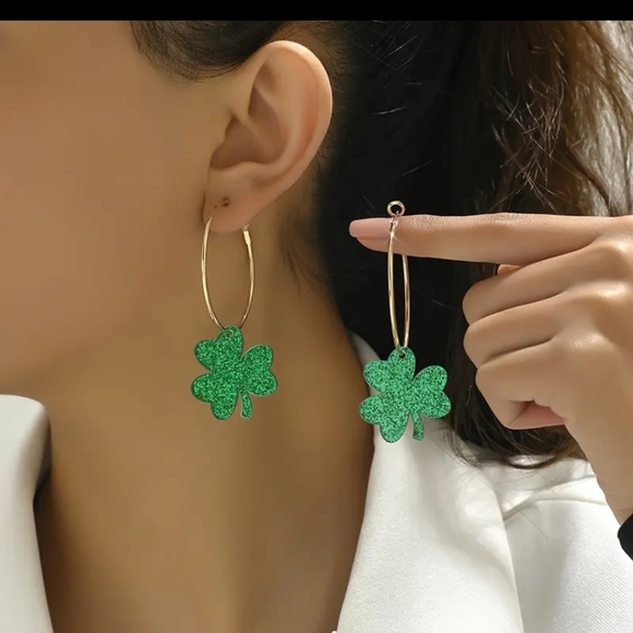 SHAMROCK EARRINGS NWOT - Picture 4 of 4